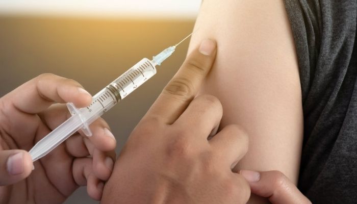 Por que a vacina da gripe precisa ser reaplicada todos os anos? Especialista 